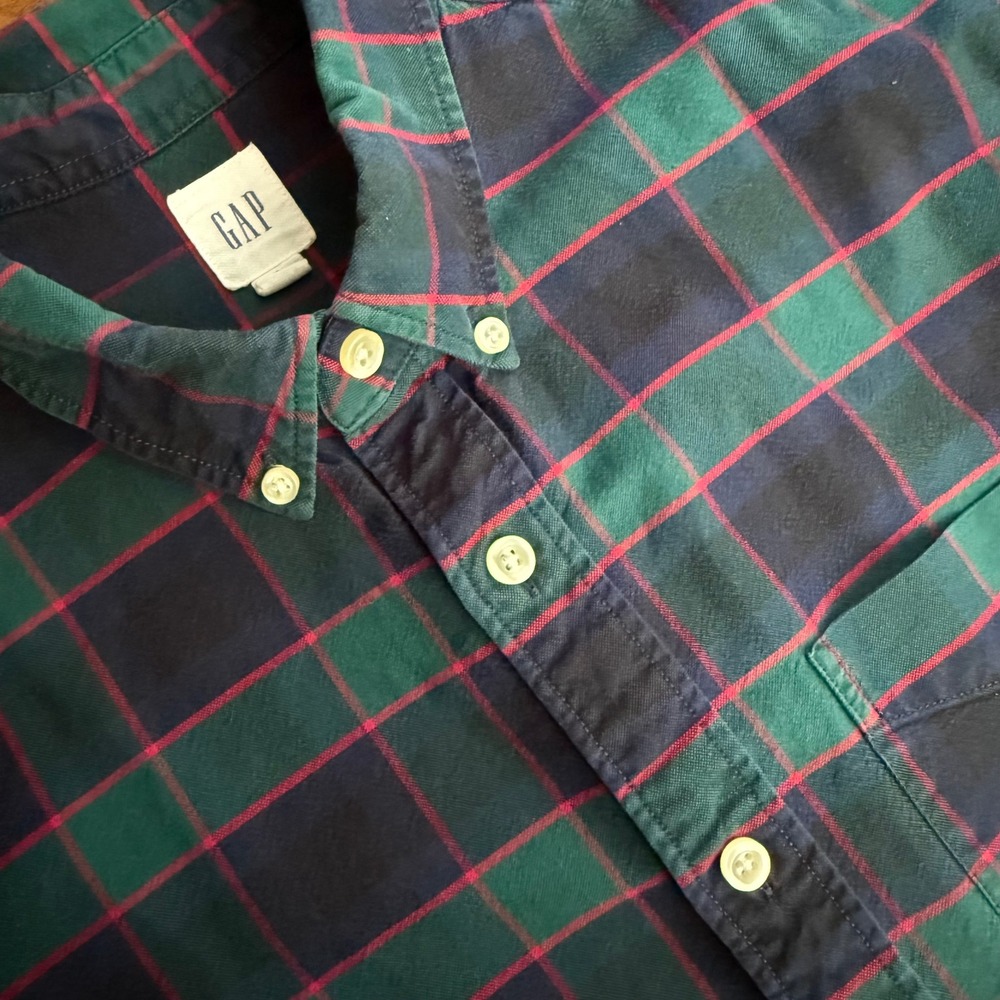 GAP Men's Plaid Button Down Shirt Long Sleeve Green Navy Red Cotton Size M